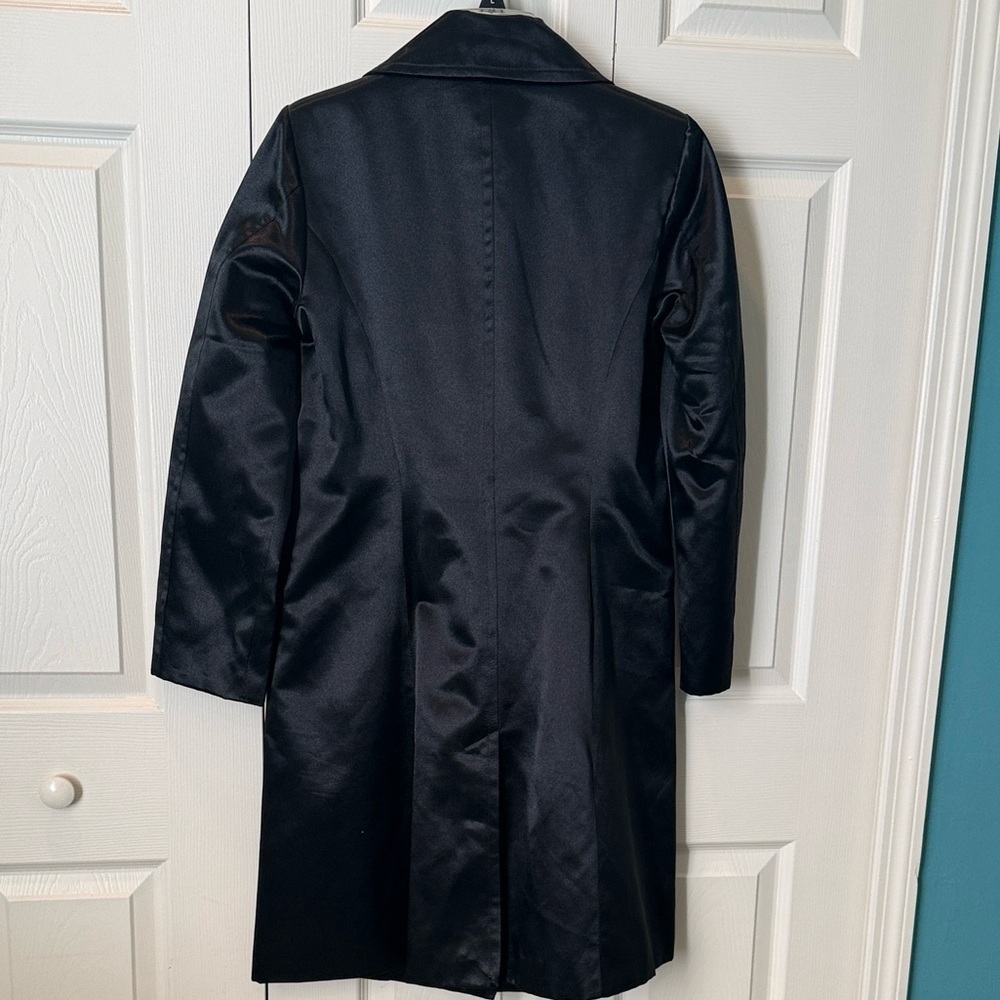 % Elegant Black Satin Trench Coat (M) - Picture 8 of 8